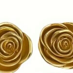 Gold Flower Stud Earrings